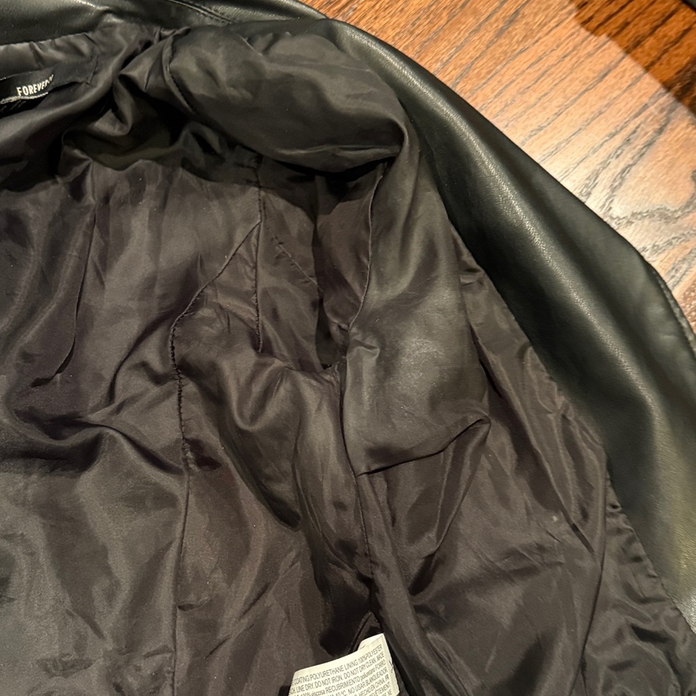 Forever 21 cropped faux leather jacket - Picture 12 of 14